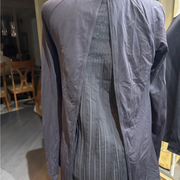 Lululemon making moves black top size 6 Women's Black Long Sleeve Top NWT - Picture 8 of 8